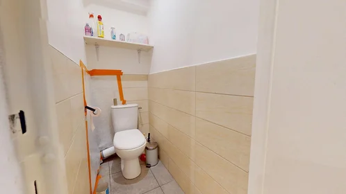 Privatzimmer in der 2 Place d'Alembert, bild 16 von 17