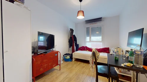 Privatzimmer in der 2 Place d'Alembert, bild 4 von 17