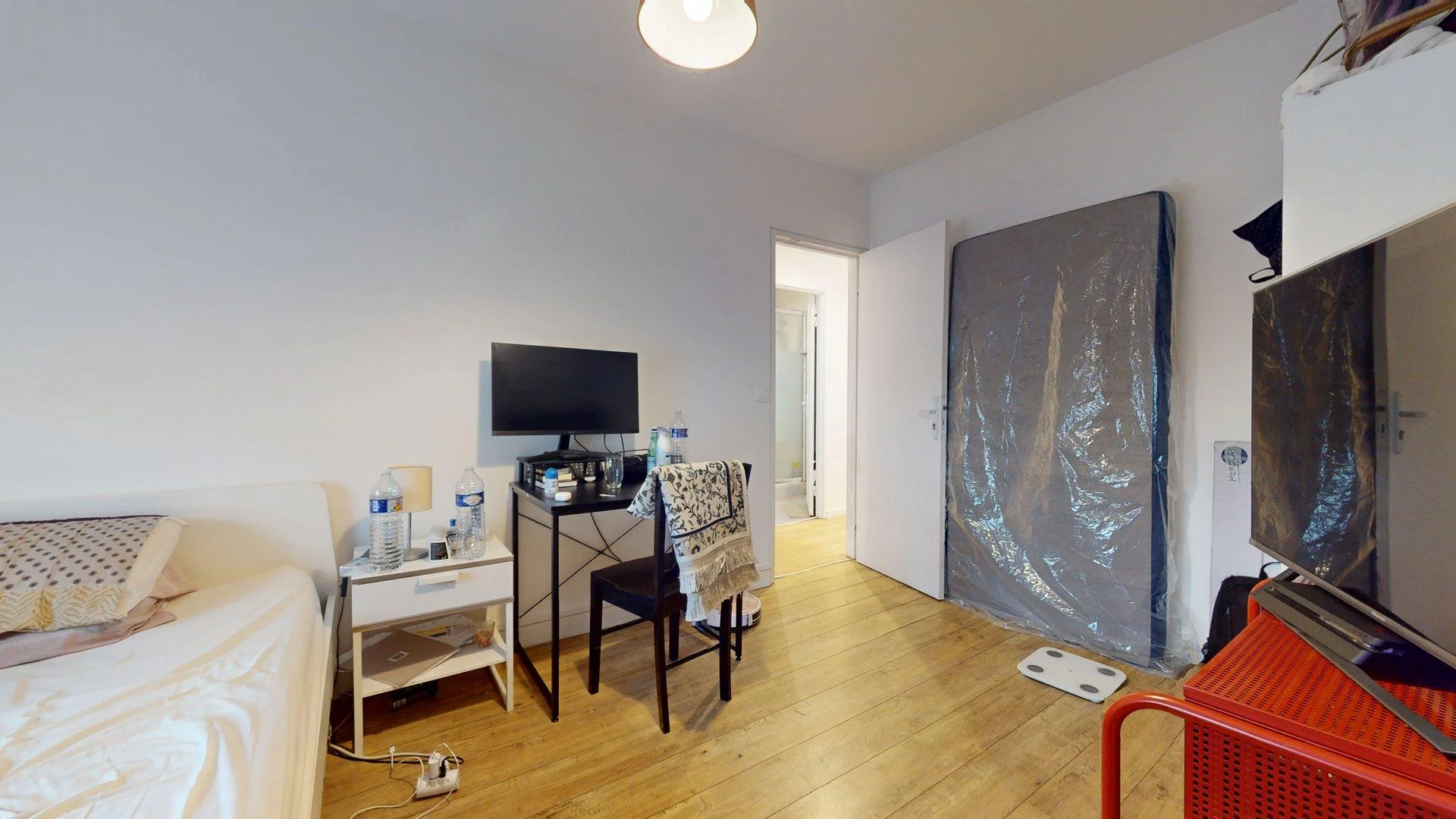 Bezahlbares Zimmer für Studenten mit ausreichender Beleuchtung in 