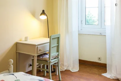 Habitación privada en Travessa da Luz, imagen 4 de 14