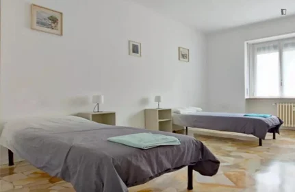 Stanza privata in Piazza Simone Bolivar, immagine 1 di 10