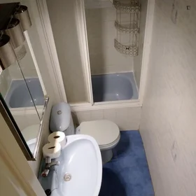 Private room at Calle de la Torrecilla del Leal, image 12 of 15