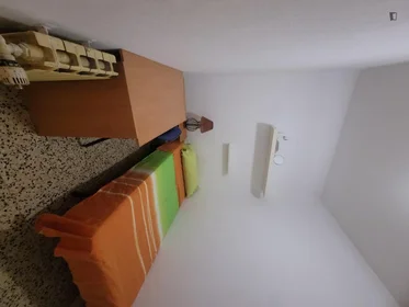 Private room at Calle de la Torrecilla del Leal, image 6 of 15