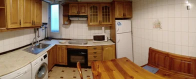 Private room at Calle de la Torrecilla del Leal, image 9 of 15