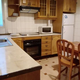 Private room at Calle de la Torrecilla del Leal, image 10 of 15