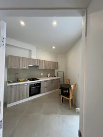 Logement entier à Rue des Eburons, Bruxelles, image 2 de 10