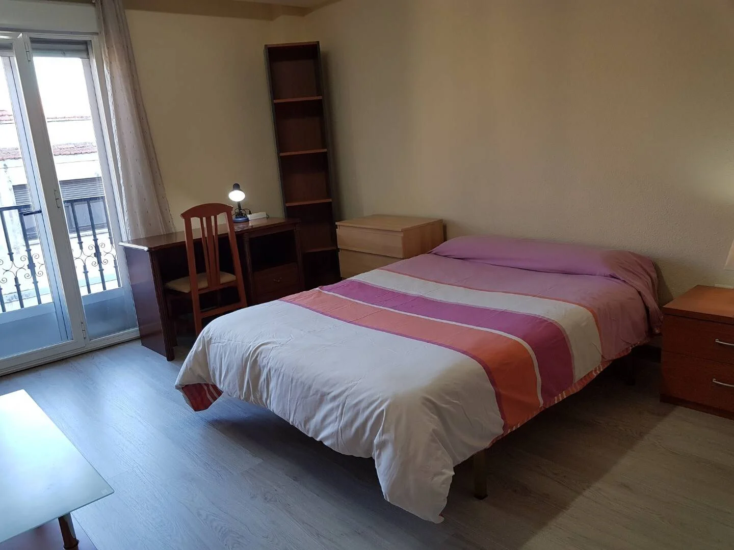 Camera per studenti economica con posizione comoda a 