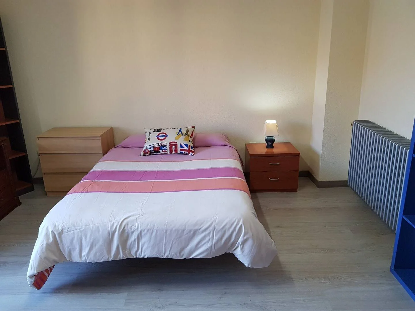 Stanza in affitto in appartamento per studenti a , completamente arredata