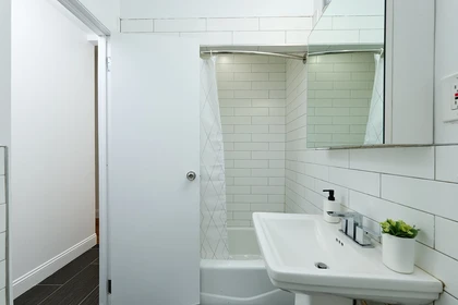 Stanza privata in residence in 605 W 141st St, 2 · Hamilton Heights - New York, immagine 20 di 23