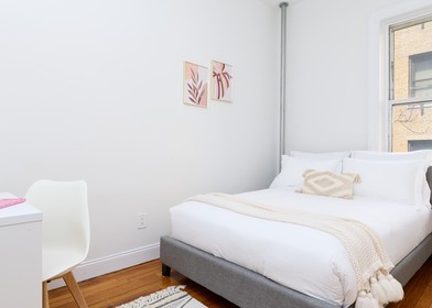 Room for rent with double bed new-york