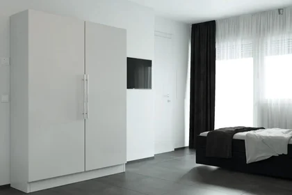 Stüdyo daire konumu Mühlheimer Straßet, 4 9 görüntüsü