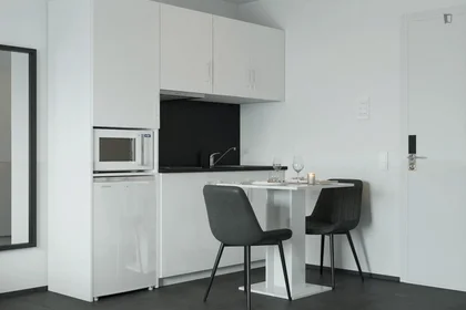 Stüdyo daire konumu Mühlheimer Straßet, 5 9 görüntüsü