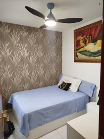 Private room at Carrer de Ramiro de Maeztu, image 1 of 10