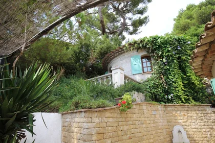 Private room at Antibes, 06160, image 1 of 10