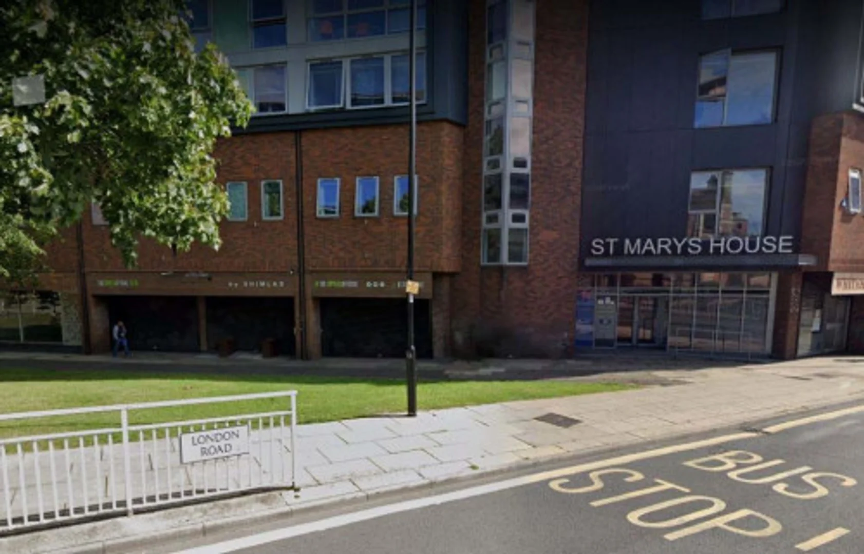 Budget-friendly student room close to campus in 