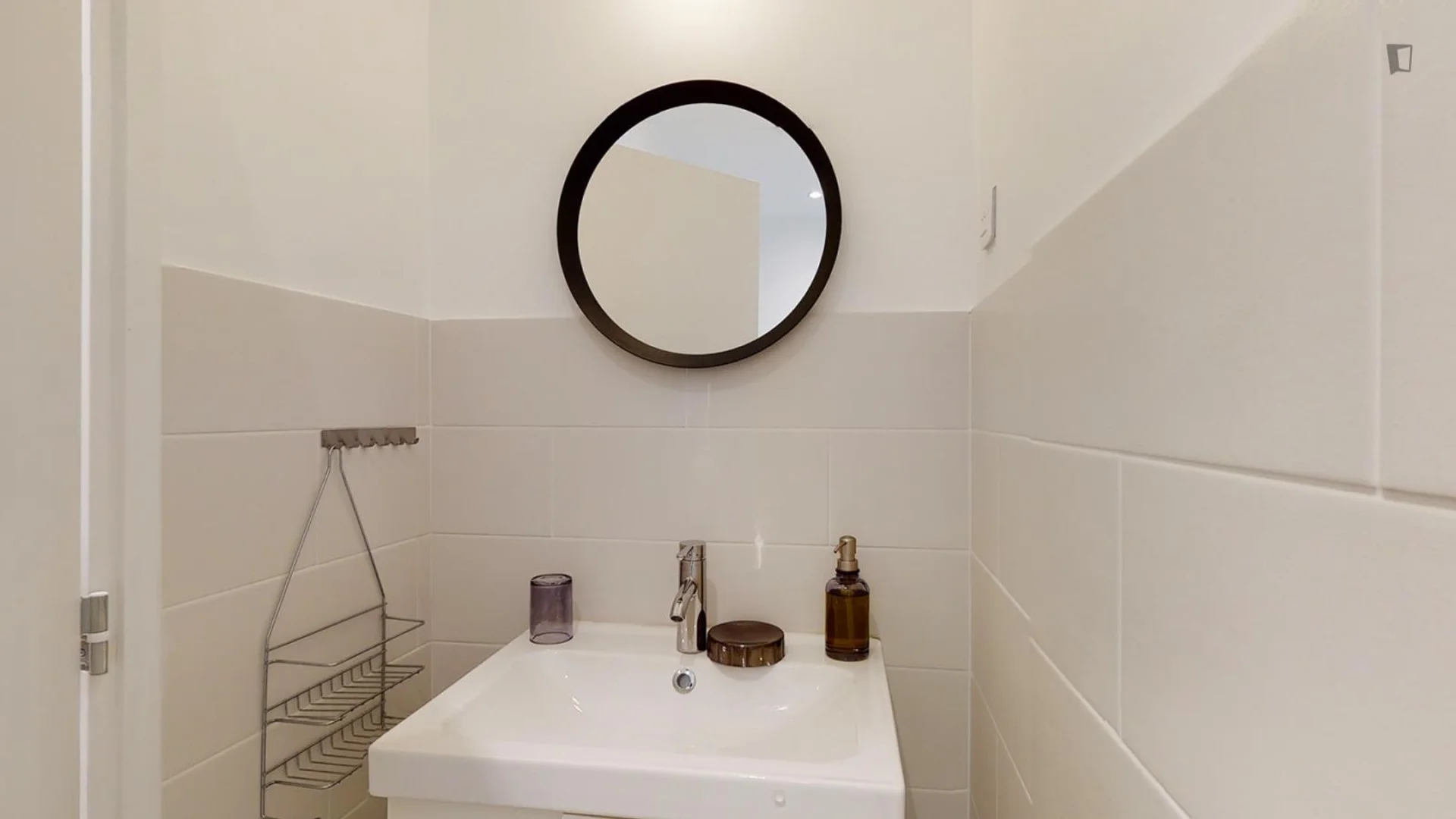 Habitación acogedora para estudiantes disponible en 