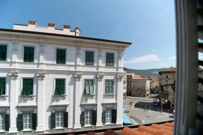 Dairenin tamamı konumu Piazza Carlo Goldoni, , 7 10 görüntüsü