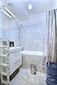 Entire apartment at Rue Houdon, image 12 of 19