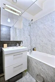Entire apartment at Rue Houdon, image 13 of 19
