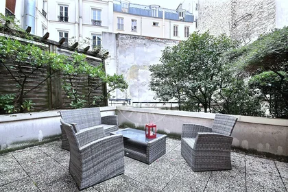 Entire apartment at Rue Houdon, image 16 of 19