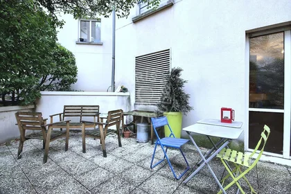 Entire apartment at Rue Houdon, image 17 of 19