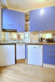 Entire apartment at Rue Houdon, image 8 of 19