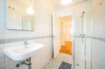 Privatzimmer in der Rua Barão de Sabrosa, bild 11 von 19