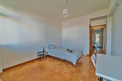 Privatzimmer in der Rua Alferes Barrilaro Ruas, bild 1 von 13