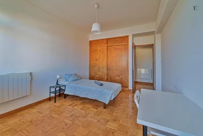 Privatzimmer in der Rua Alferes Barrilaro Ruas, bild 1 von 14