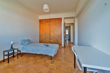 Privatzimmer in der Rua Alferes Barrilaro Ruas, bild 1 von 12