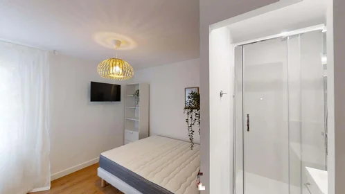 Özel oda konumu Toulouse, France, 3 16 görüntüsü