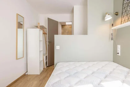 Habitación privada en 219 Rue du Jardin public, 33300 Bordeaux, France, imagen 2 de 15