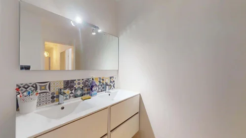 Privatzimmer in der 20 Sq. du Haut Blosne, 35200 Rennes, France, bild 12 von 21