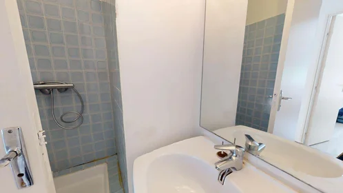 Özel oda konumu 20 Sq. du Haut Blosne, 35200 Rennes, France, 14 21 görüntüsü