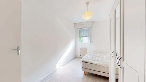Privatzimmer in der 20 Sq. du Haut Blosne, 35200 Rennes, France, bild 4 von 21