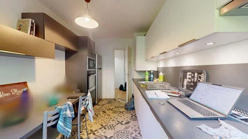 Privatzimmer in der 20 Sq. du Haut Blosne, 35200 Rennes, France, bild 8 von 21
