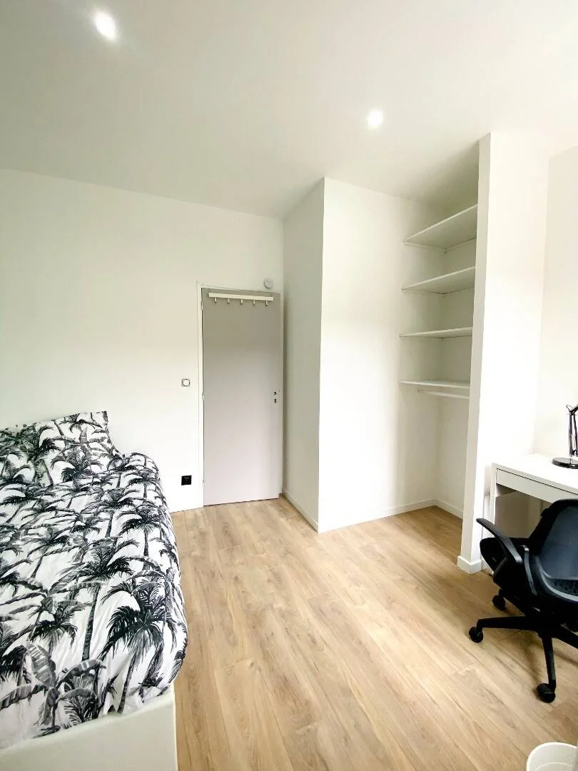 Zimmer in Studentenwohnung in  zu vermieten, voll möbliert