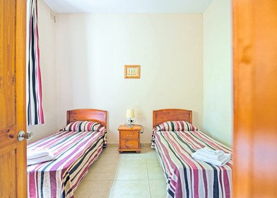 Quarto para alugar com cama de casal em Malta