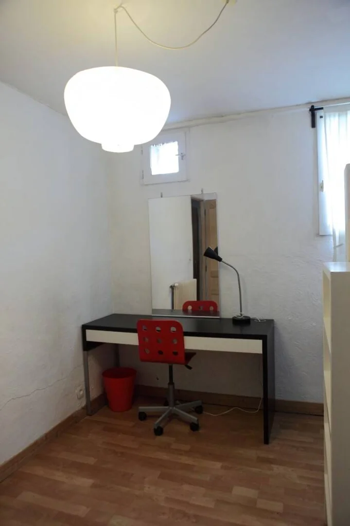 Habitación para estudiantes en  con modernas comodidades