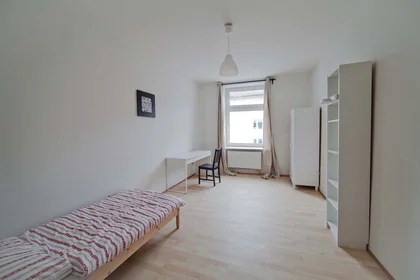 Quarto privado em Elisabethstraße 4, Munich. Germany, imagem 1 de 6