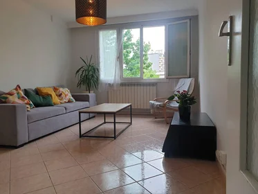 Room for rent in a shared flat in {area}