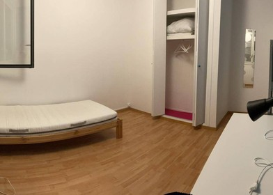 Room for rent with double bed Limoges