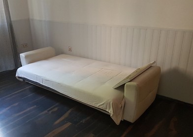 Quarto para alugar com cama de casal em Zagreb