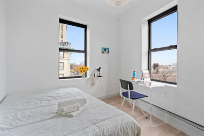 Habitación privada en Harmonious ROOM at The Maison on Edgecombe: Washington Heights New York 10032, imagen 1 de 10