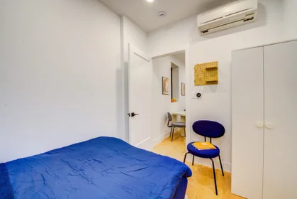 Habitación privada en Functional ROOM at The Central Park Manhattan House: Upper West Side New York 10025, imagen 1 de 10