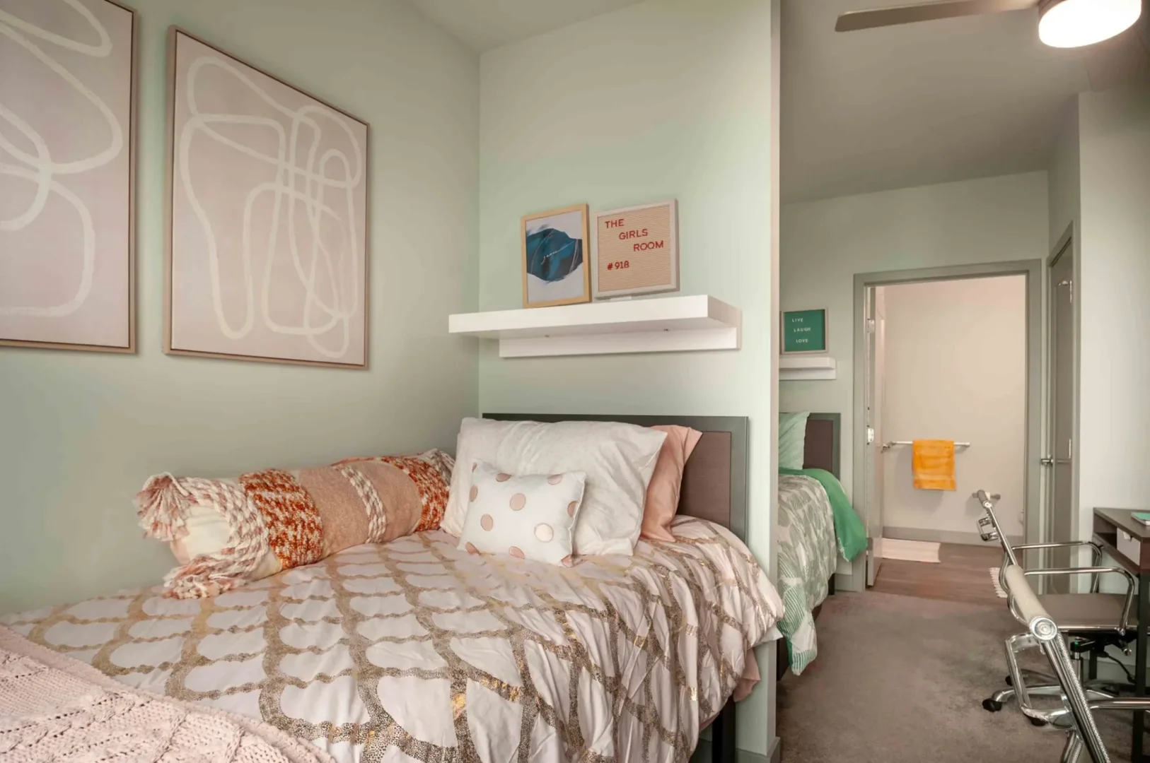 Modern student studio with complete amenities in 
