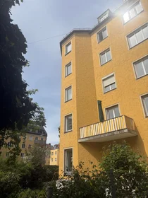 Gesamte Unterkunft in der Adalbertstraße, 88, bild 1 von 9