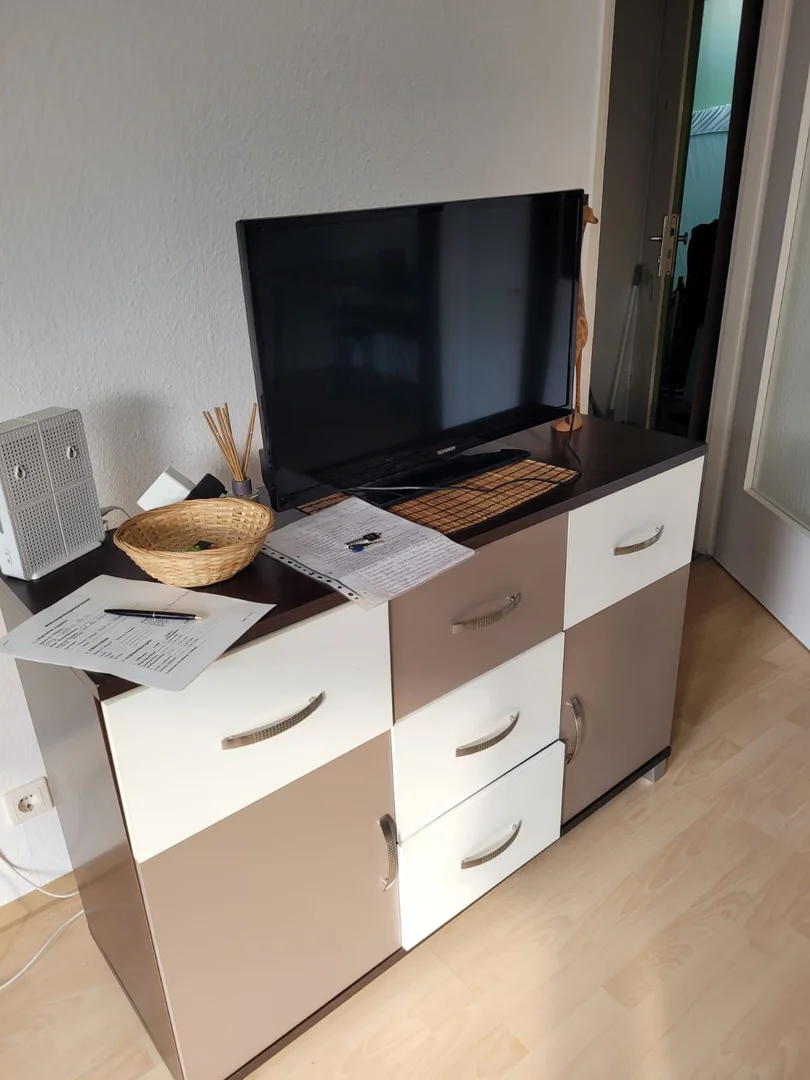 Student-friendly room in  with modern amenities