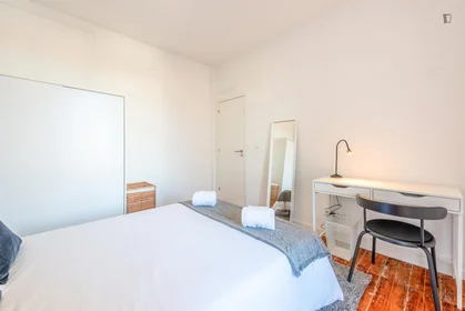 Private room at Escadinhas da Saúde, image 1 of 10
