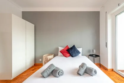 Habitación privada en Alameda das Linhas de Torres, imagen 2 de 11